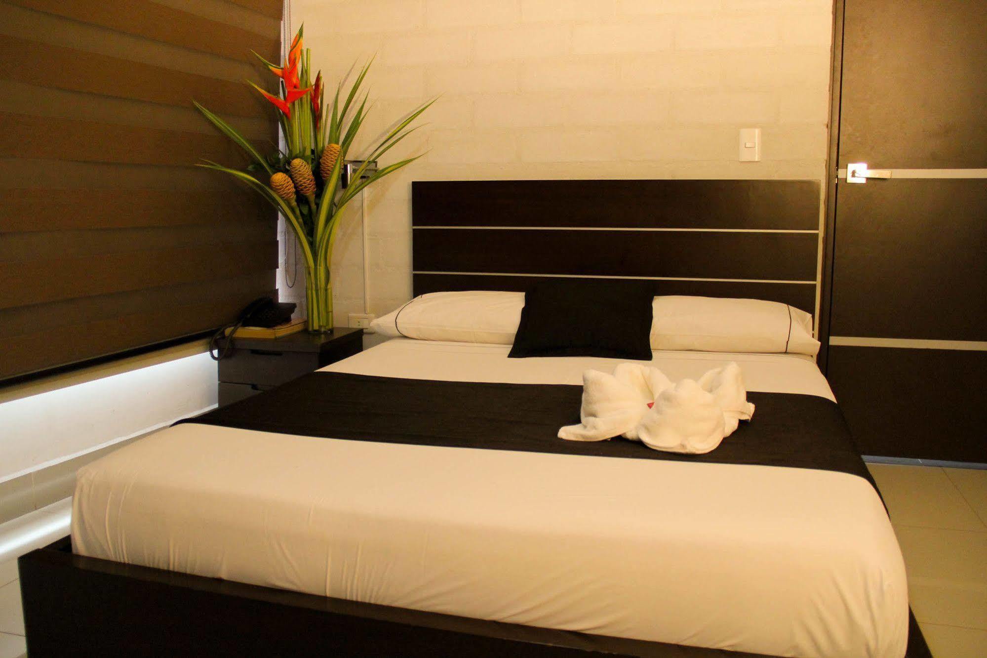 Ayenda 1254 Mi Colombia Hotel Medellín Exterior foto