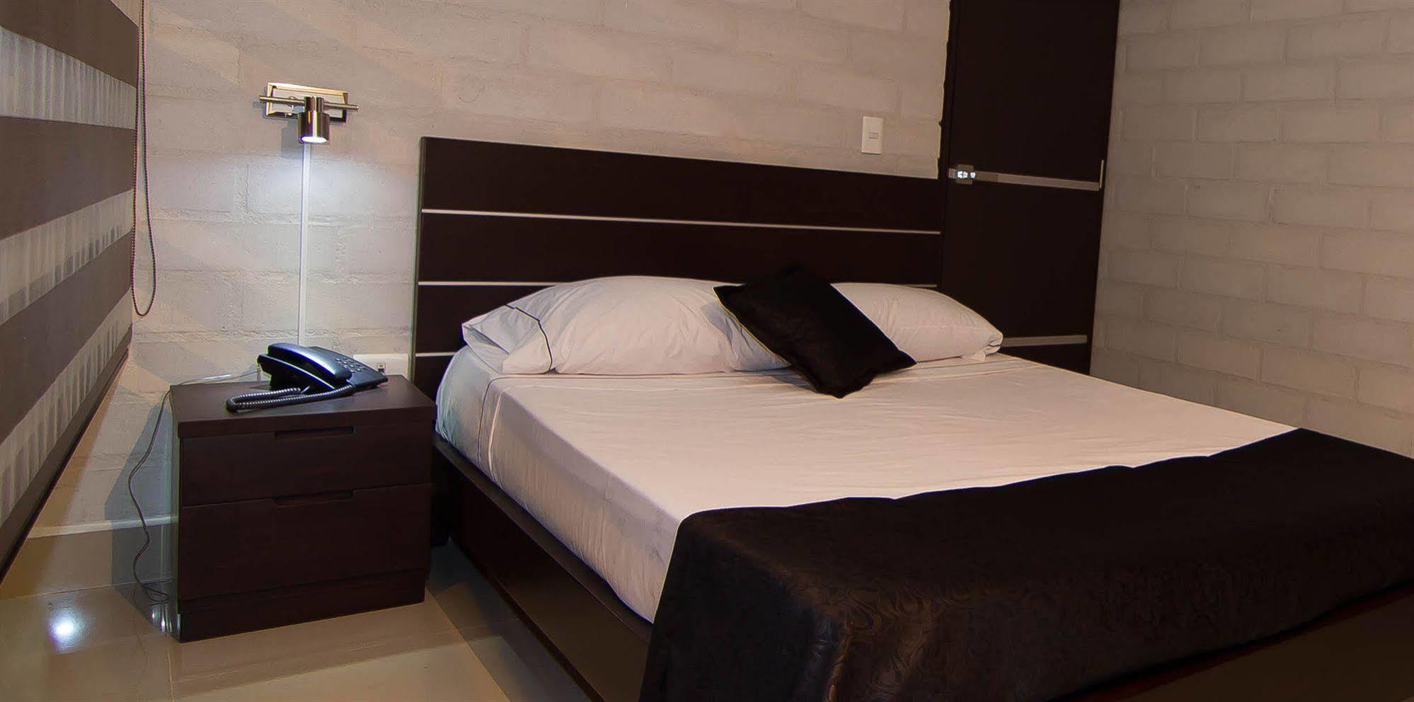 Ayenda 1254 Mi Colombia Hotel Medellín Exterior foto